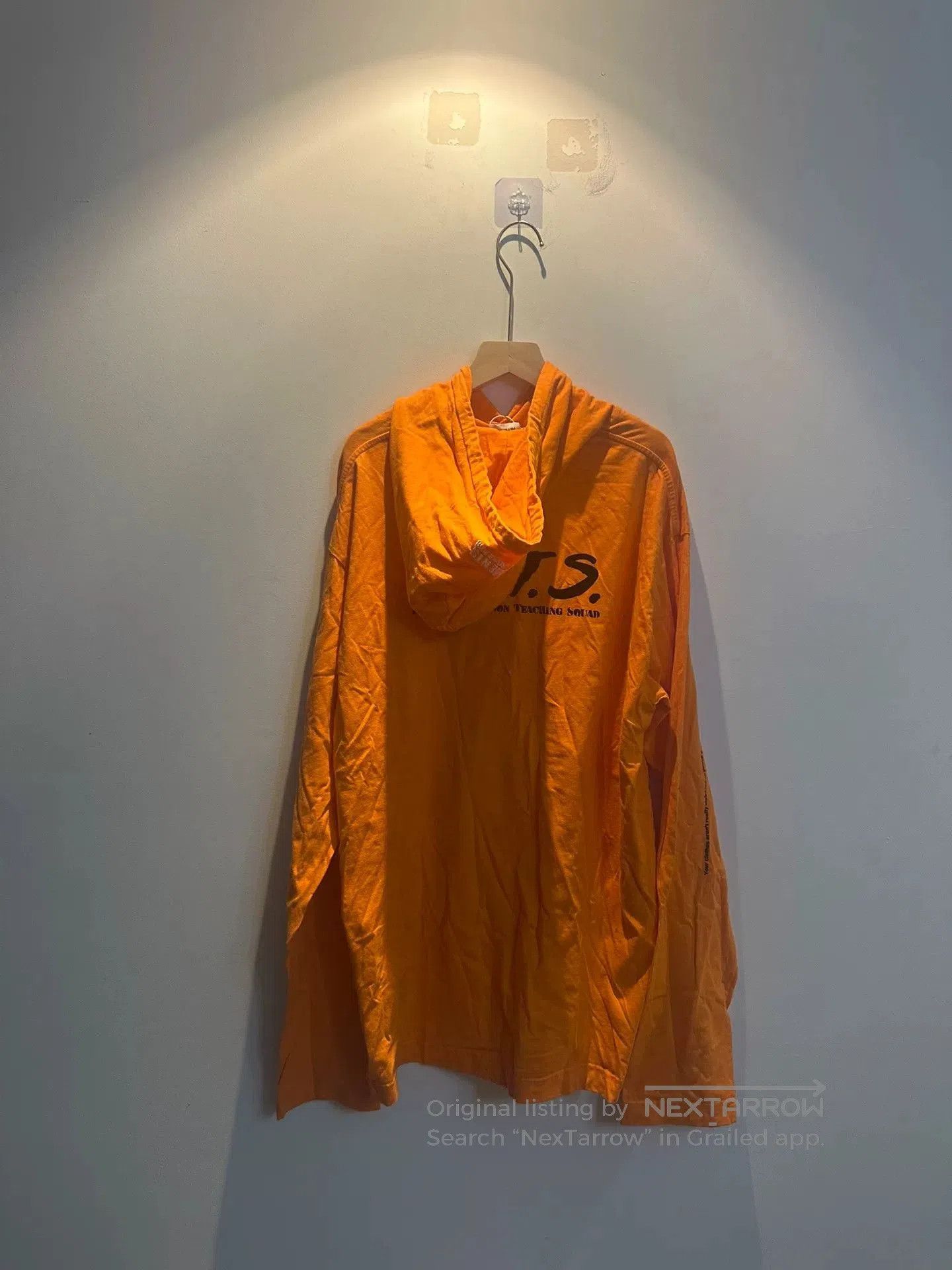Other vetements oversized hoodie with giant sleeves. Size US S / EU 44-46 / 1 - 2 Thumbnail