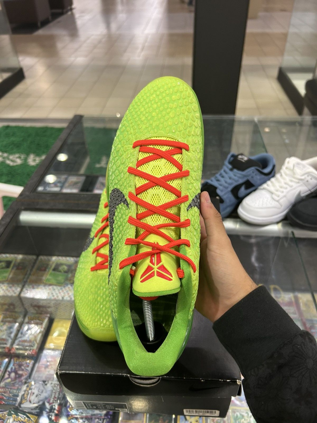 Nike Nike kobe grinch 2020 Size US 13 / EU 46 - 4 Thumbnail