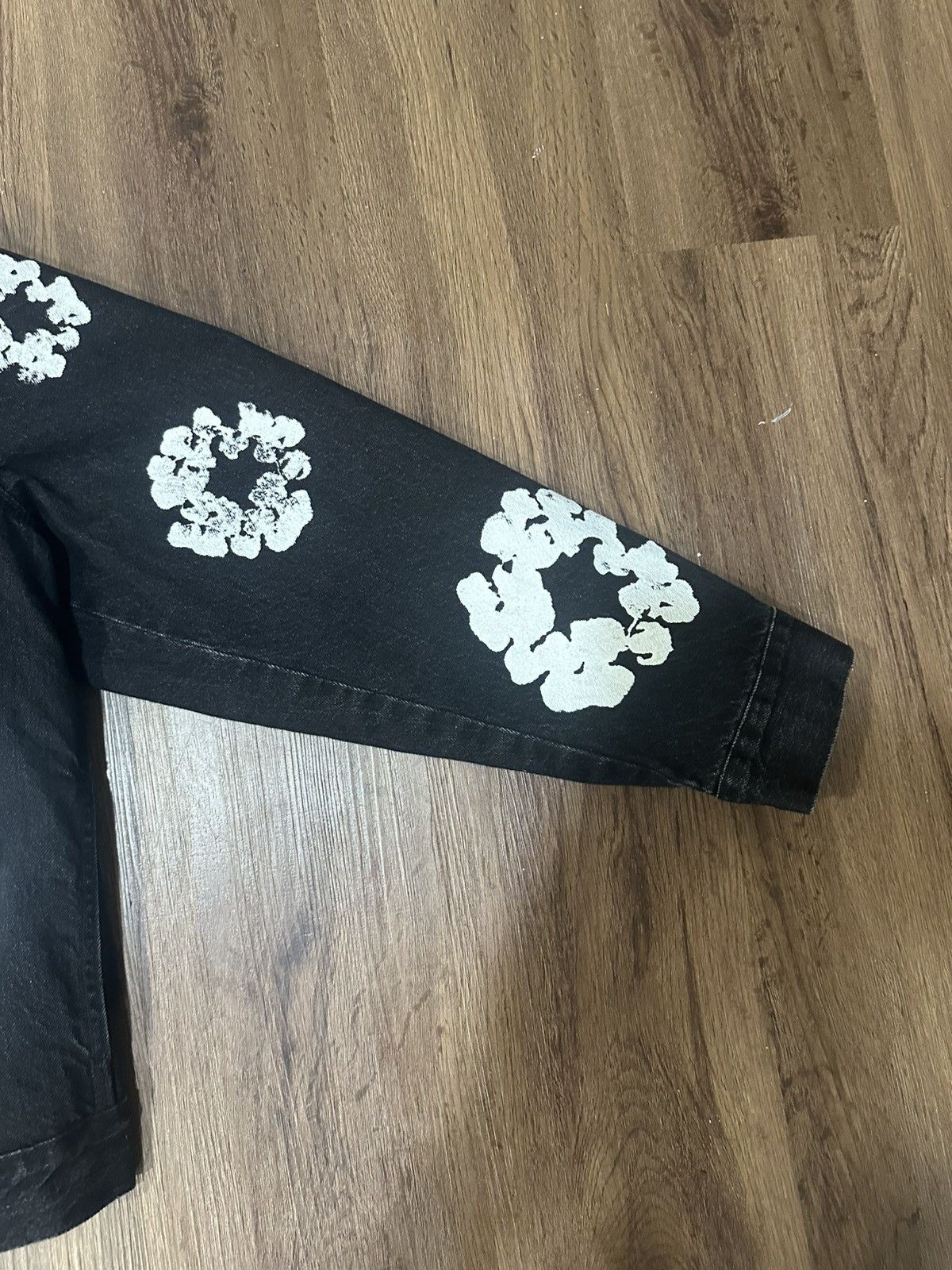 DENIM TEARS × Levi's Denim Tears x Levi Black Cotton Wreath Denim Jacket Size US L / EU 52-54 / 3 - 4 Thumbnail
