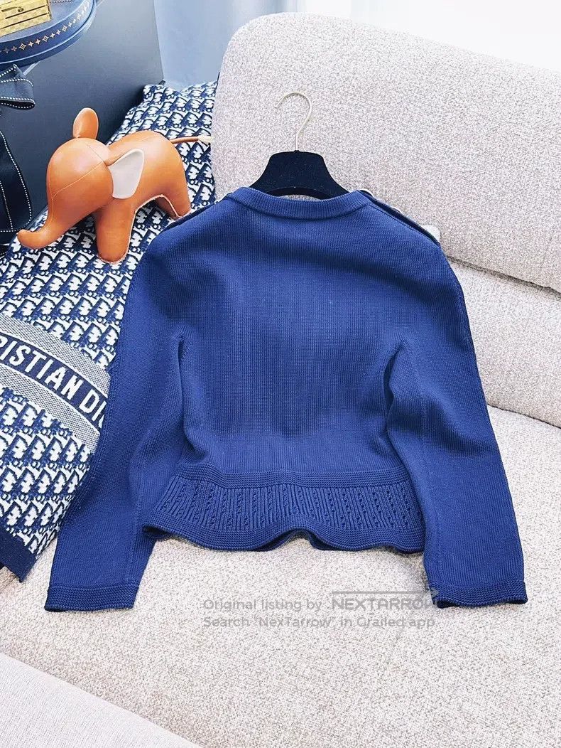 Chanel Chanel 21C dark blue gold button long-sleeved knitwear Size XXS / US 00 / IT 34 - 2 Thumbnail
