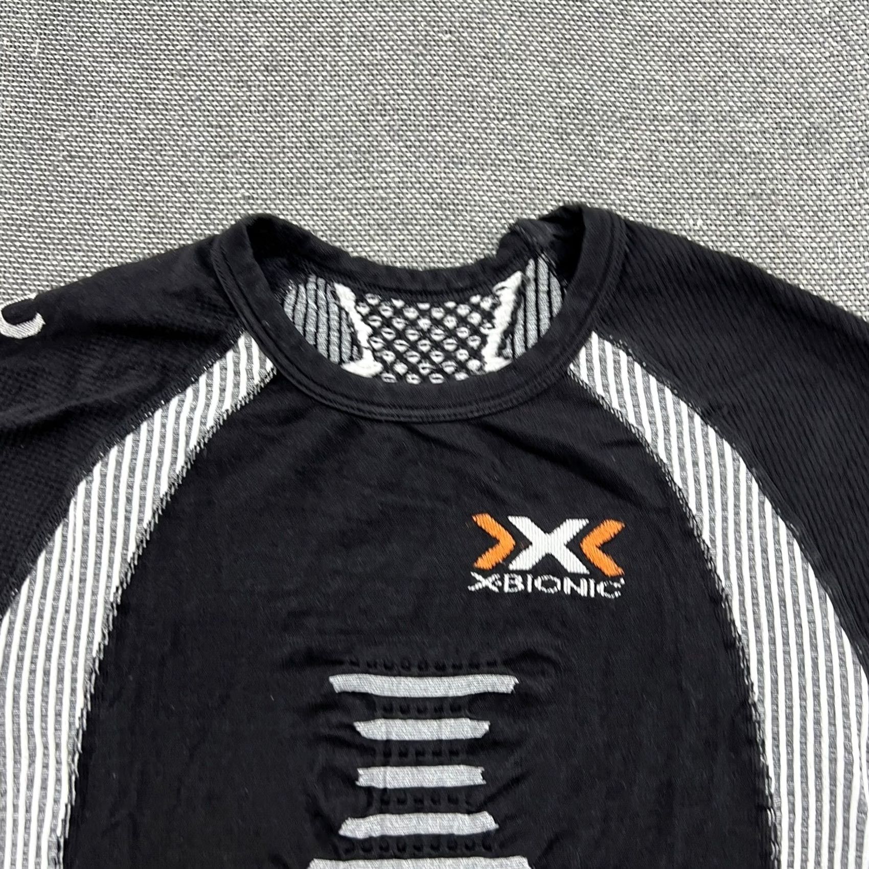 Vintage X-Bionic The Trick Mens Compression Shirt Medium Short Black Sleeves Running Shirt Mens XS? Size US M / EU 48-50 / 2 - 5 Thumbnail