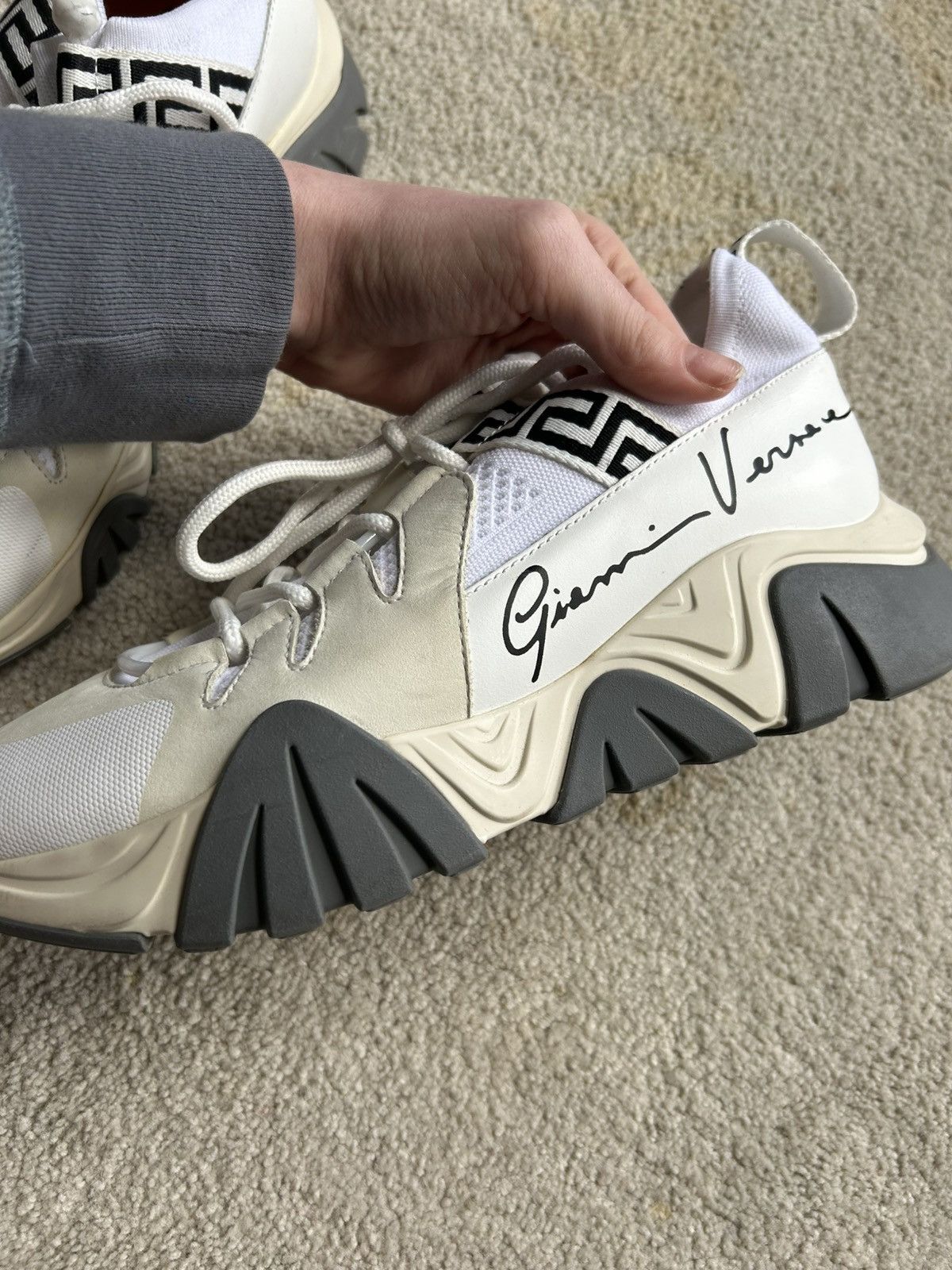 Versace White Versace Squalo Sneakers Size US 8.5 / EU 41-42 - 8 Thumbnail