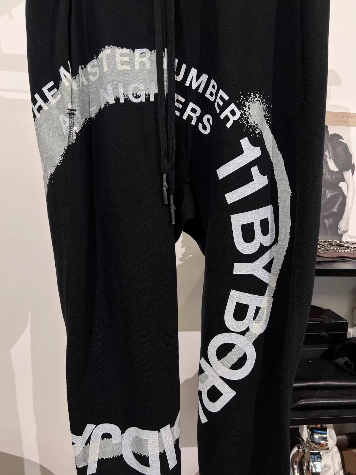 11 By Boris Bidjan Saberi 11by BBS Letter Print Elastic Cuff Pants K35 Size US 35 - 3 Thumbnail