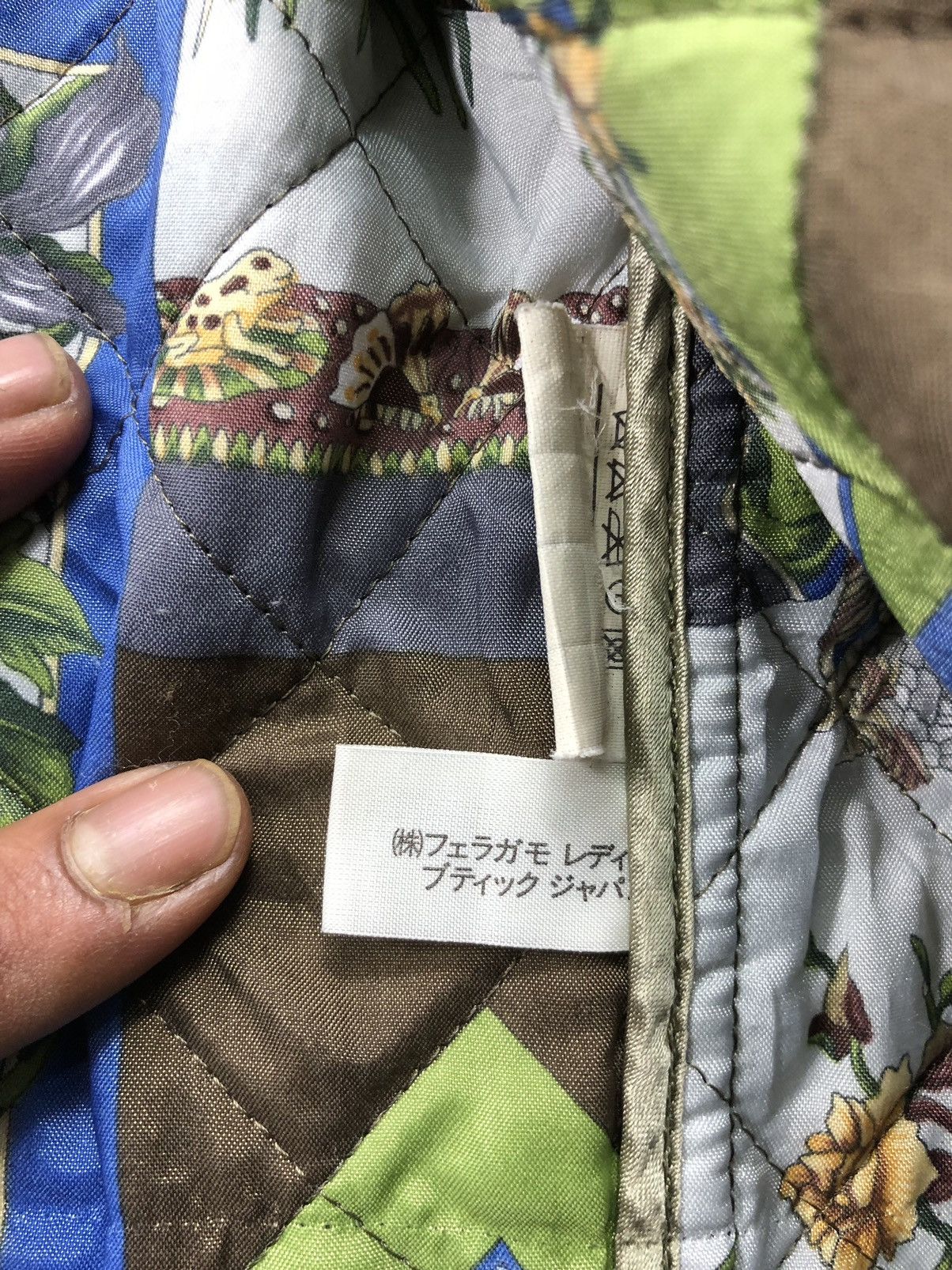 Salvatore Ferragamo Salvatore Ferragamo Quilted Jacket Golden Button Size US M / EU 48-50 / 2 - 12 Thumbnail