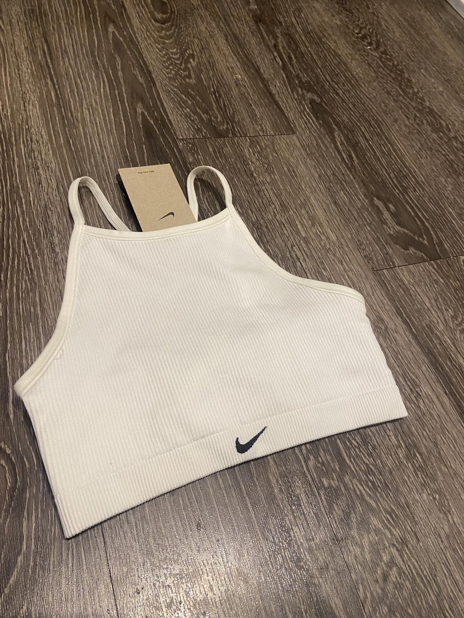 Nike Nike Women's Ribbed Crop Top – Stylish & Comfortable Size ONE SIZE - 2 Thumbnail