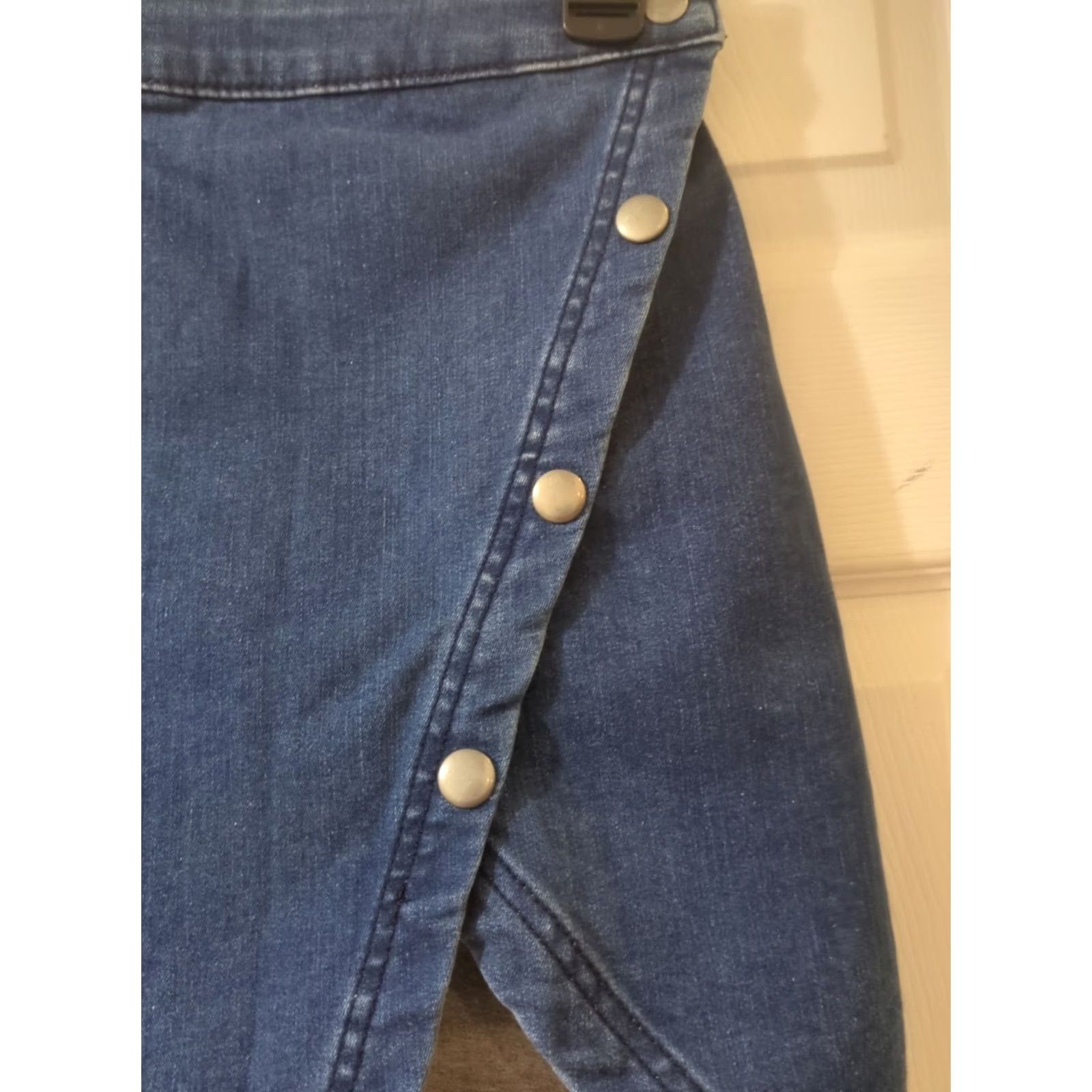 Vintage We The Free Clubhouse Blue Denim Stretch Mini Skirt Snap Front Womens Size 0 Size 25" / US 0 / IT 36 - 2 Thumbnail