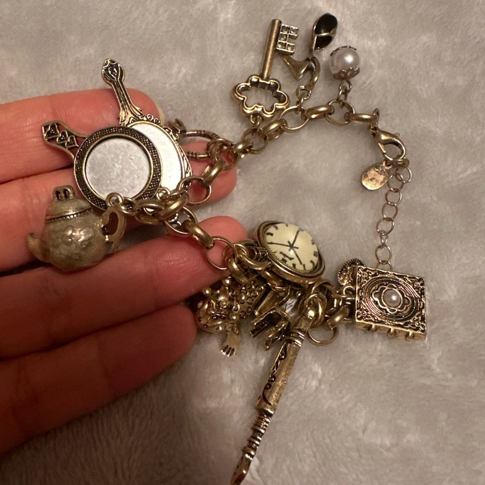 Other Vintage Wonderland Mirror Charms Bracelet Size ONE SIZE - 3 Thumbnail