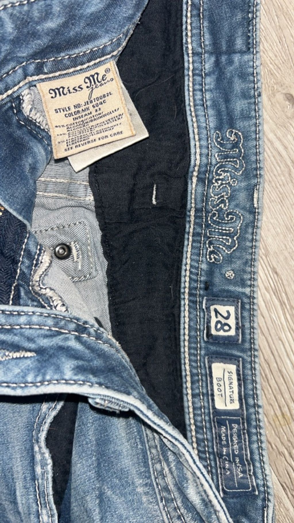 Miss Me Women's Miss Me Blue Jean Shorts with Floral Size 28 Size 28" / US 6 / IT 42 - 2 Thumbnail