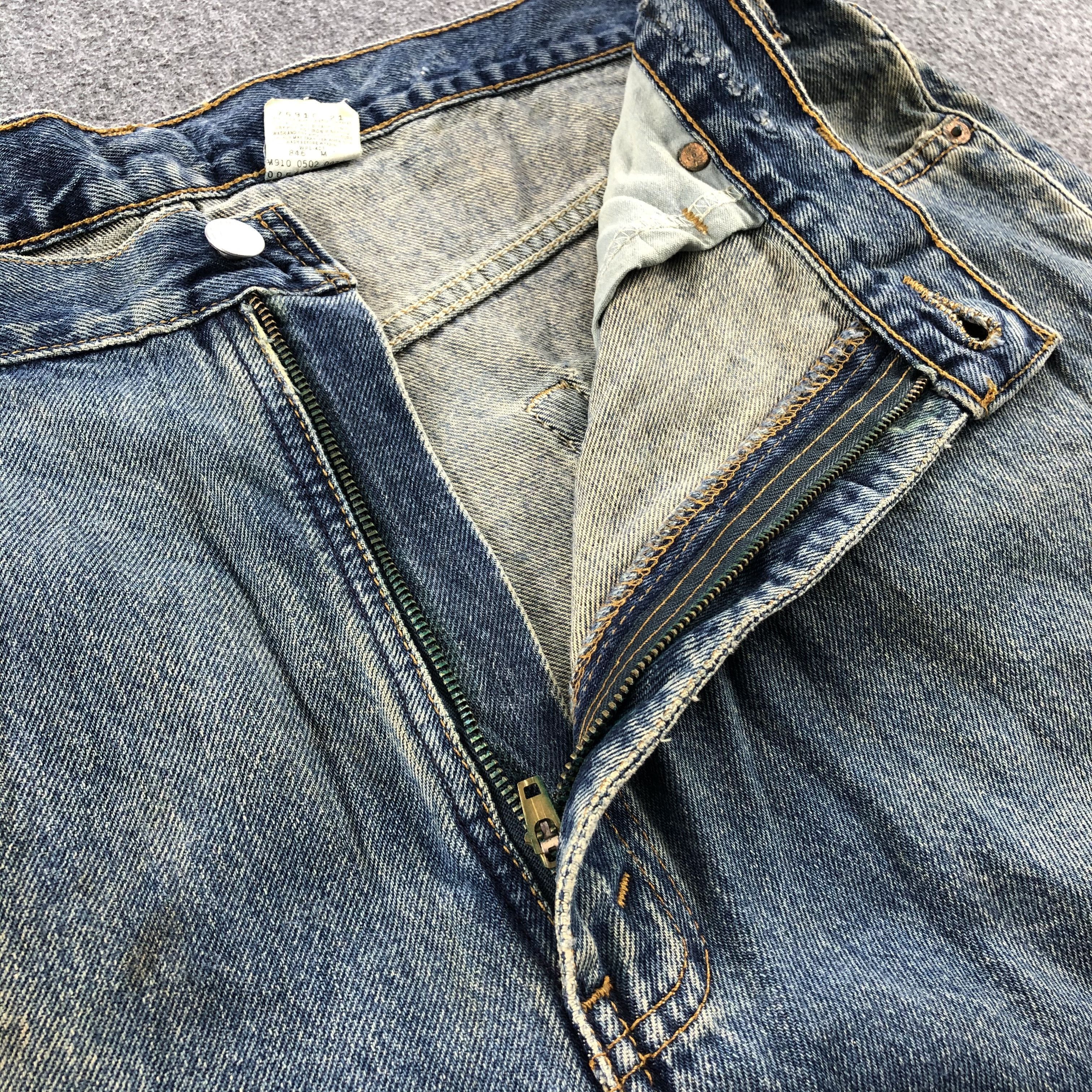 Levi's Vintage 90s Dirty Blue Wash Levis 550 Jeans-J1206 Size US 39 - 8 Thumbnail