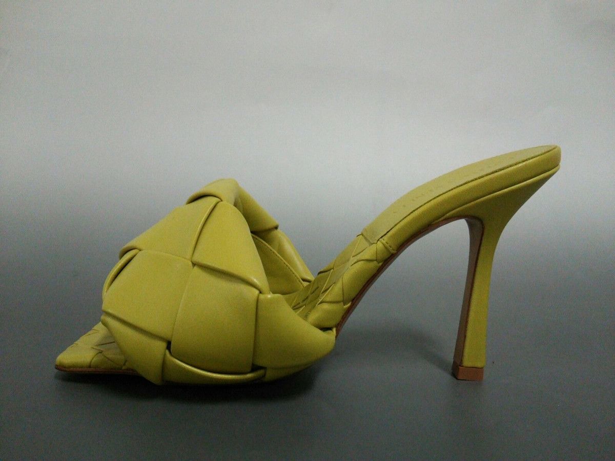 image of Bottega Veneta O1Loc1C0324 608854 Lido Mule Shoess In Yellow Shoes, Women's (Size 7)