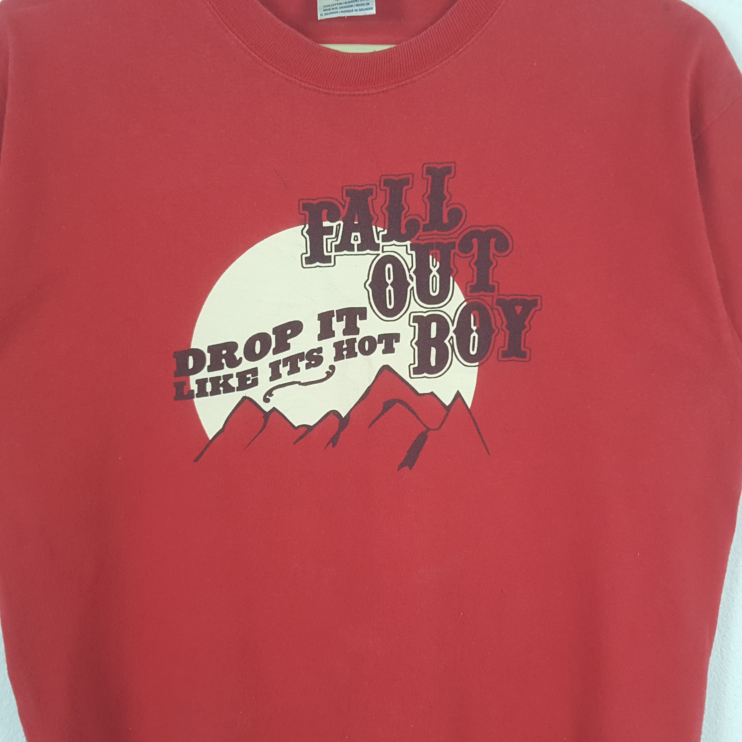 Vintage Vintage Fall out Boy American Rock Band Tshirt 31 Size US M / EU 48-50 / 2 - 2 Thumbnail