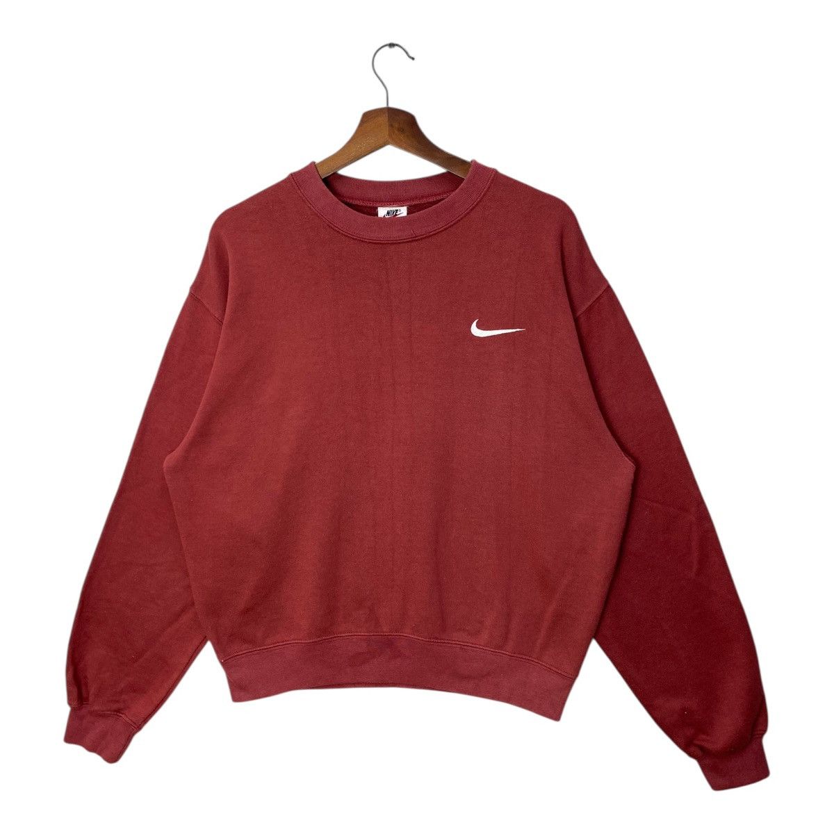 Nike Vintage Nike Swoosh Sweatshirt Small Logo Crewneck Size L Size US L / EU 52-54 / 3 - 1 Thumbnail