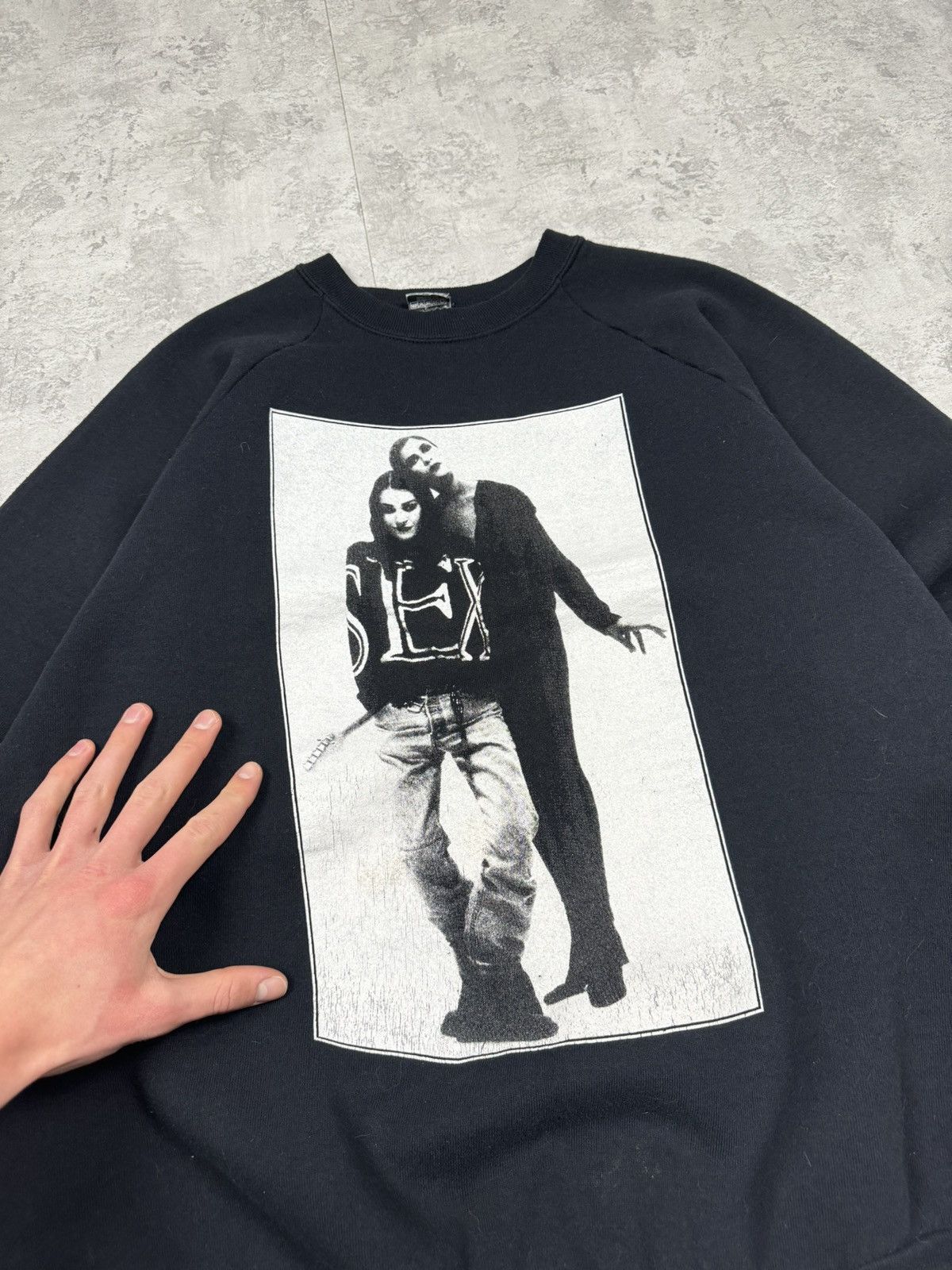 Band Tees Vintage 92’ Shakespears Sister Hormonally Yours Sweatshirt Size US XL / EU 56 / 4 - 4 Thumbnail