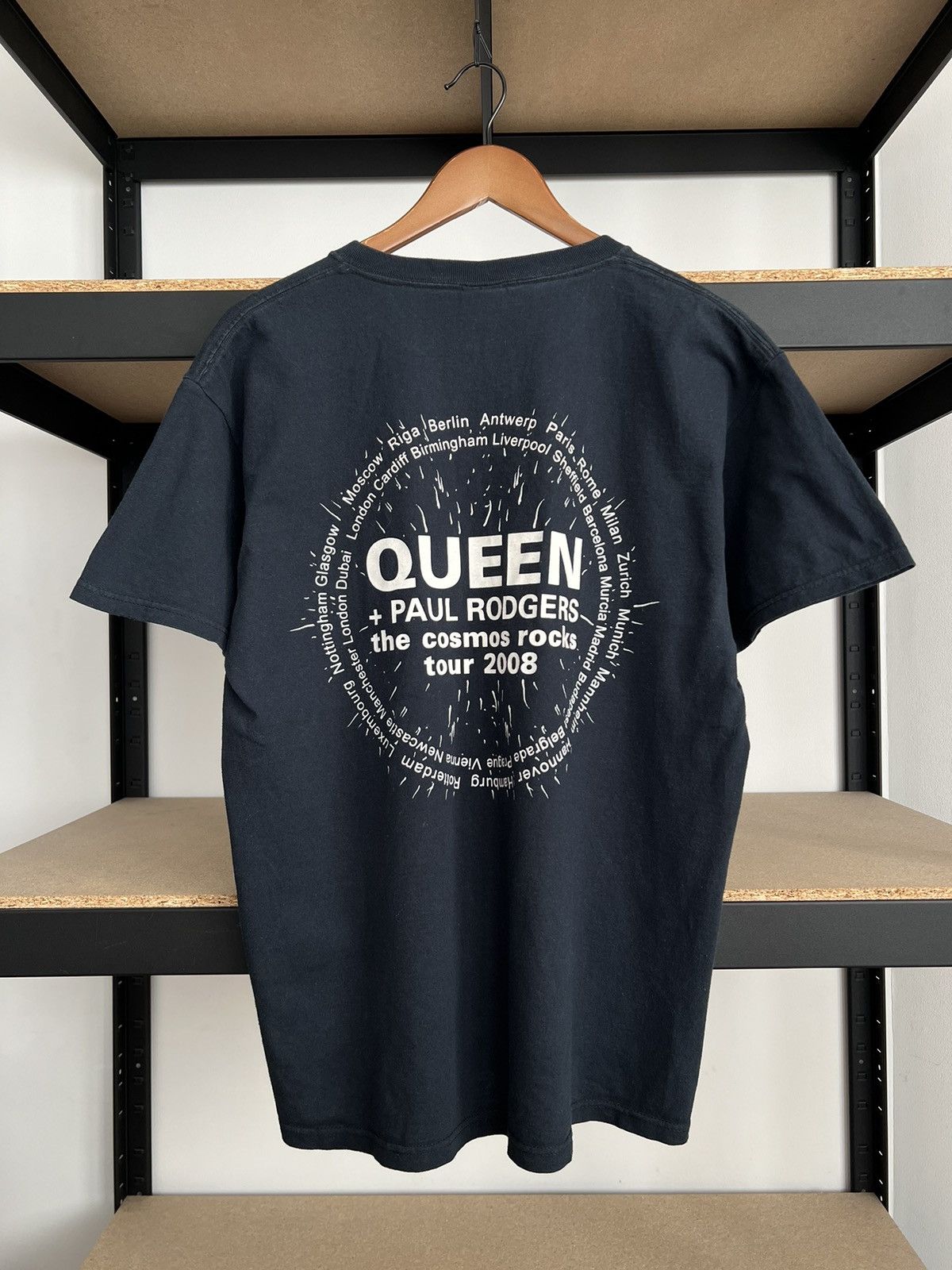 Band Tees Vintage 2008 Queen Paul Rodgers The Cosmos Rocks Tour Tshirt Size US L / EU 52-54 / 3 - 4 Thumbnail