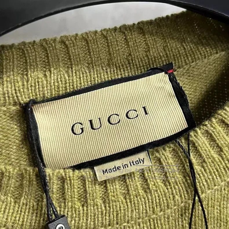 Gucci Gucci Solid Cashmere Knit Sweater. Size US S / EU 44-46 / 1 - 3 Thumbnail