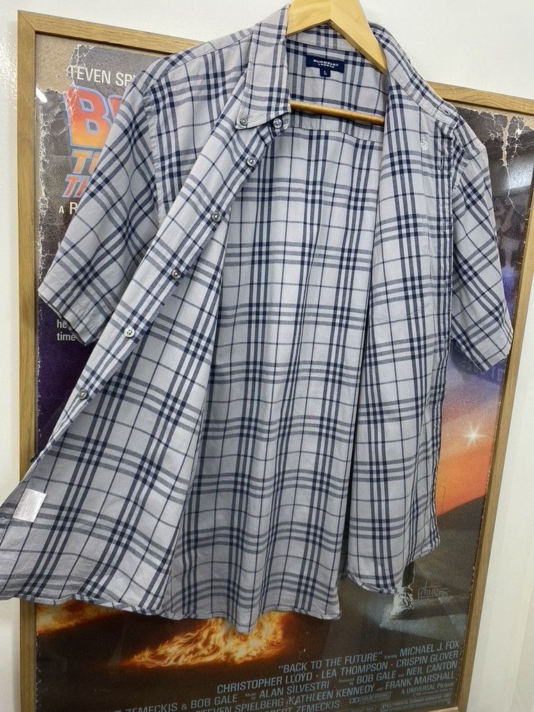 Burberry 00s Vintage Burberry Navy Grey Nova Check Short Sleeve Shirt Size US L / EU 52-54 / 3 - 5 Thumbnail