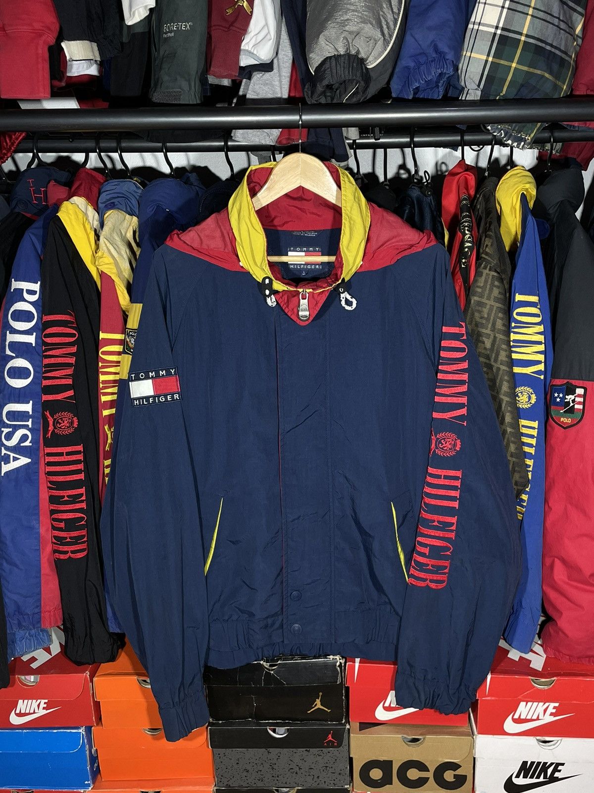 Tommy Hilfiger × Vintage Jacket Tommy Hilfiger Spell Out 90’s Vintage Size US L / EU 52-54 / 3 - 1 Thumbnail