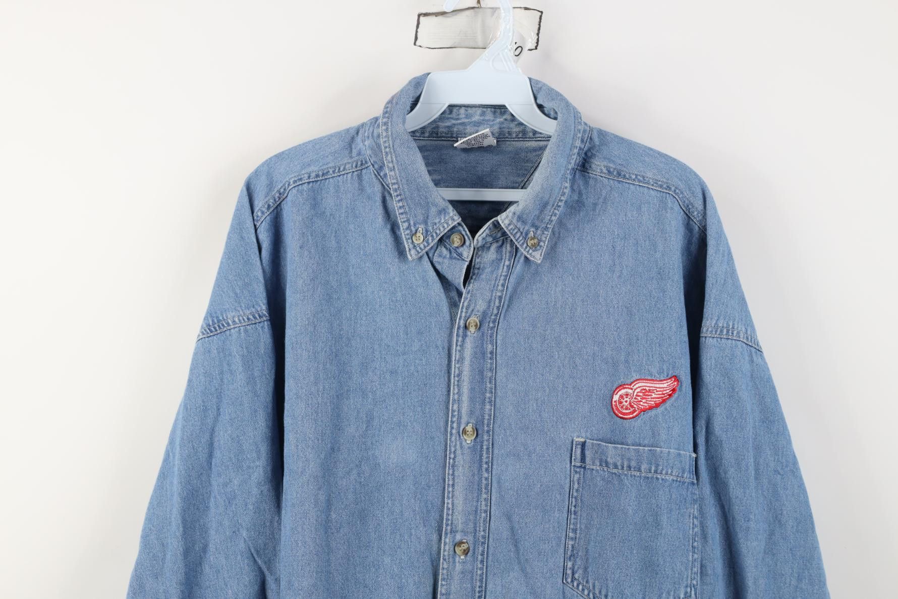 Vintage Vintage 90s Red Wings Hockey Denim Jean Button Down Shirt Size US XL / EU 56 / 4 - 2 Thumbnail