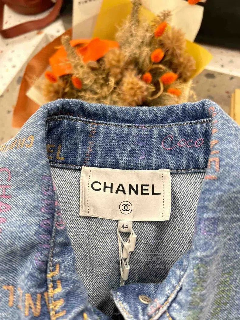 Chanel Chanel Letter graffiti denim jacket Size M / US 6-8 / IT 42-44 - 4 Thumbnail