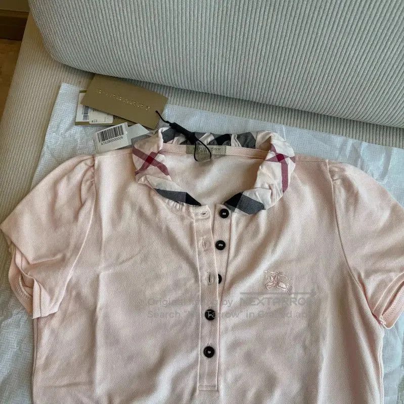 Burberry Burberry Pink Short Sleeve Logo Tee. Size XS / US 0-2 / IT 36-38 - 2 Thumbnail