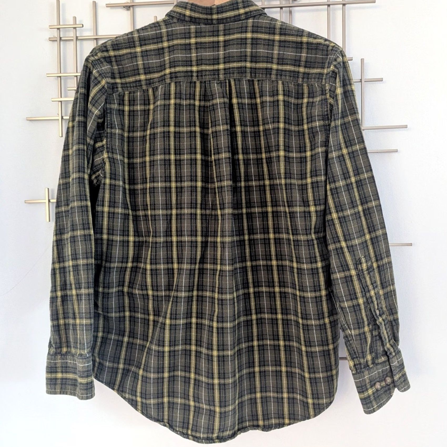 Vintage Cabelas Button-Down Shirt Plaid Flannel Mens M Green Yellow Black 100% Cotton Regular Fit Long Sleeve Button-Up Chest Pocket Vintage: No Size US M / EU 48-50 / 2 - 2 Thumbnail