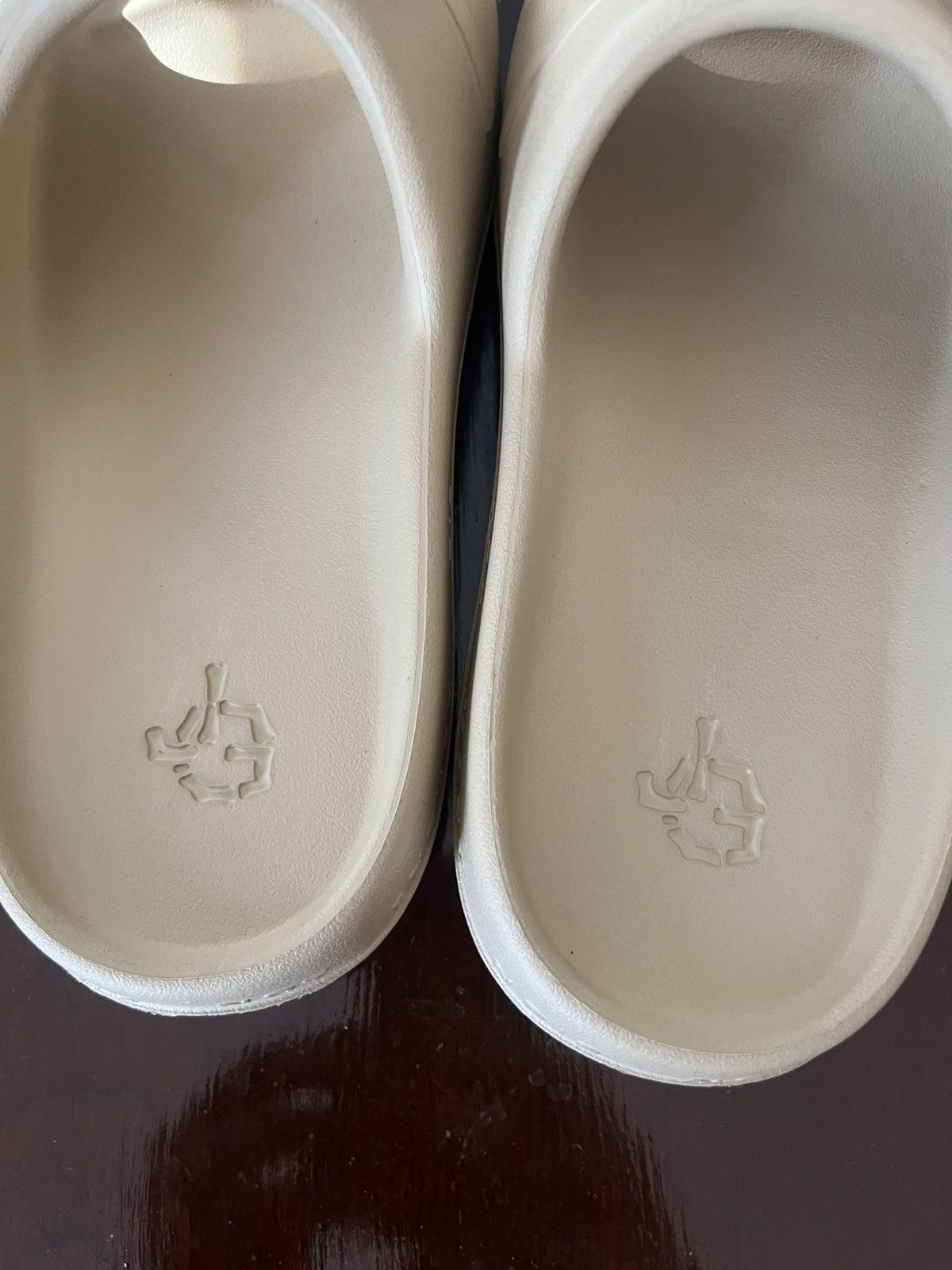 John Geiger John Geiger Slides in Tan - Size 11 Size US 11 / EU 44 - 3 Thumbnail
