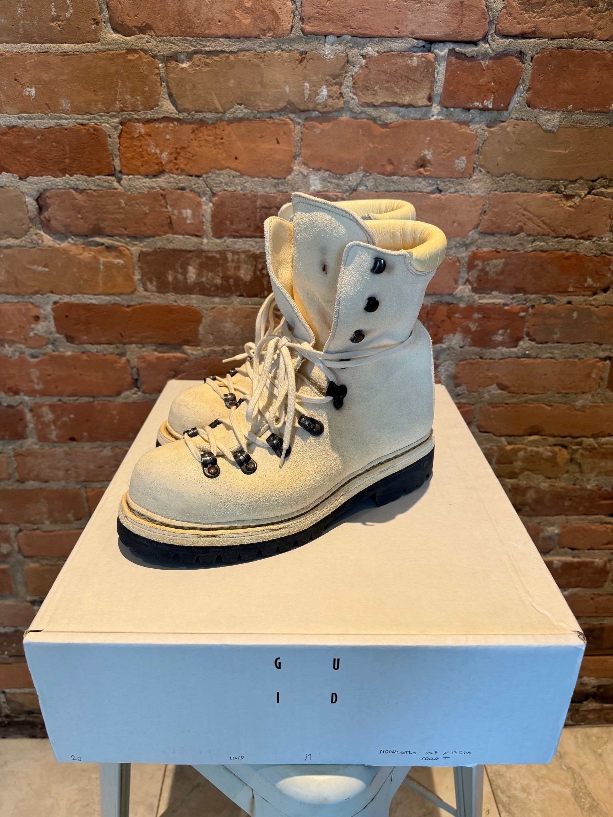 Guidi Guidi 20 "Mountain" Boots in Off-White Suede Size US 8 / EU 41 - 1 Thumbnail