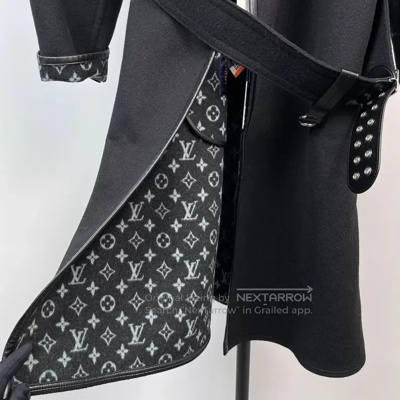 Louis Vuitton Louis Vuitton Black long coat with full print of presbyopi Size US S / EU 44-46 / 1 - 5 Thumbnail