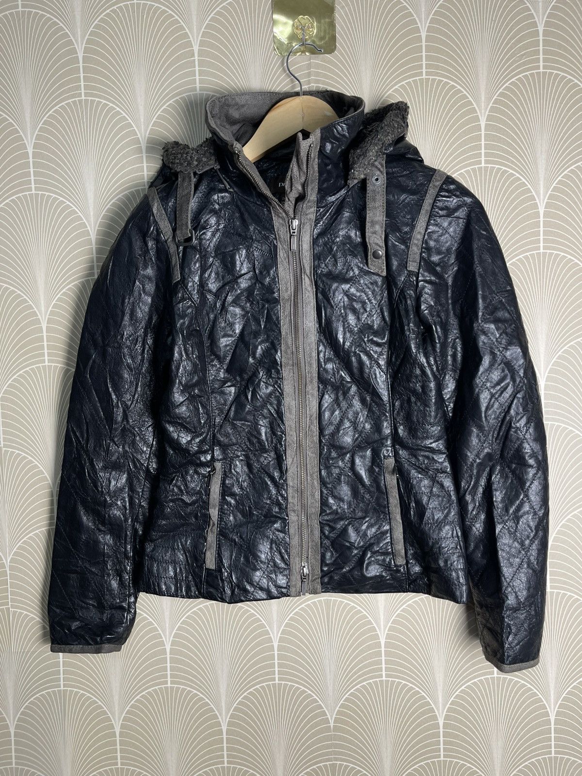 Danier 90s DANIER LEATHER JACKET FUR HOOD RARE DESIGN Size S / US 4 / IT 40 - 1 Thumbnail