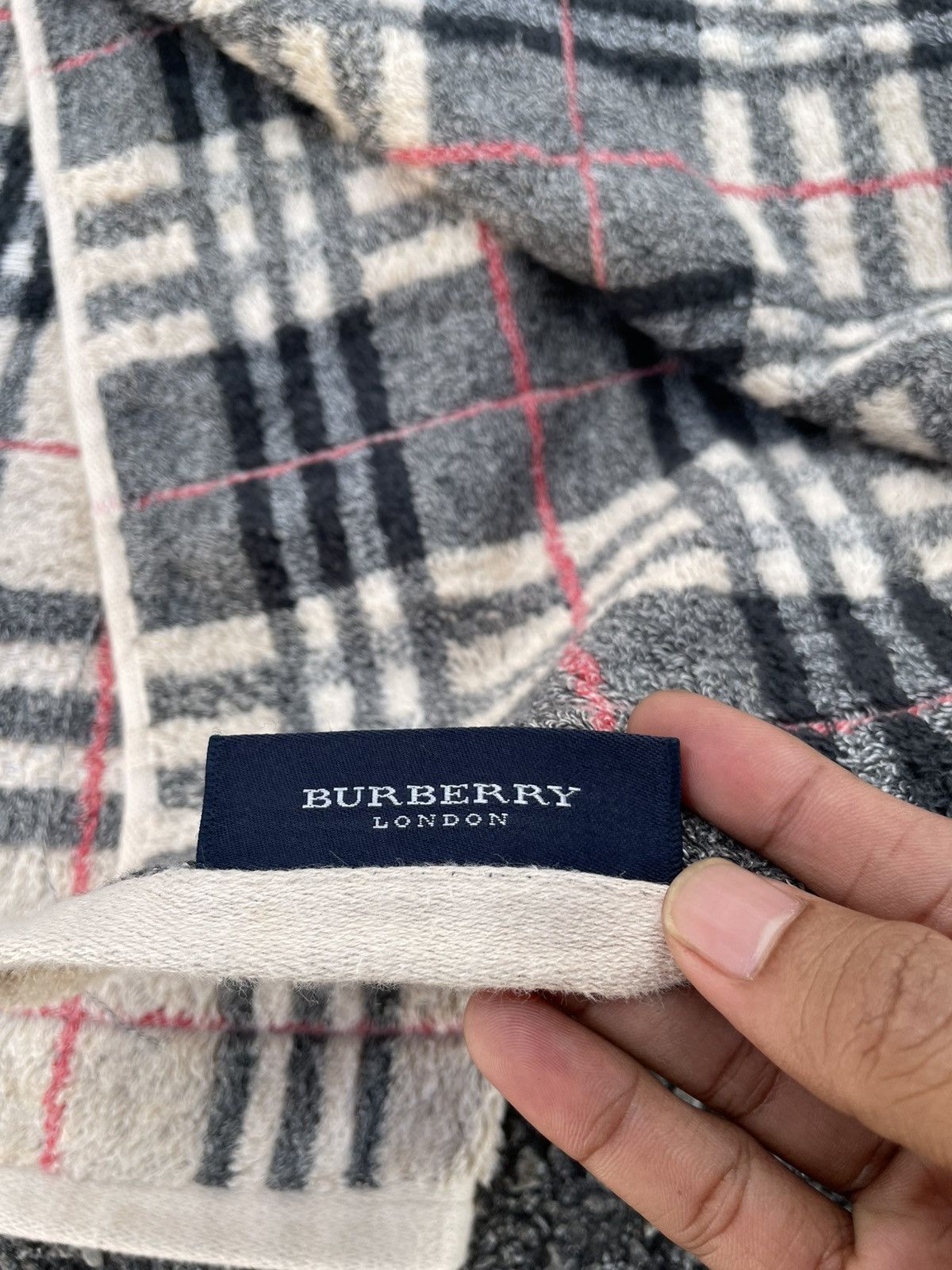 Burberry Burberry Nova Check Cotton Towel Size ONE SIZE - 3 Thumbnail