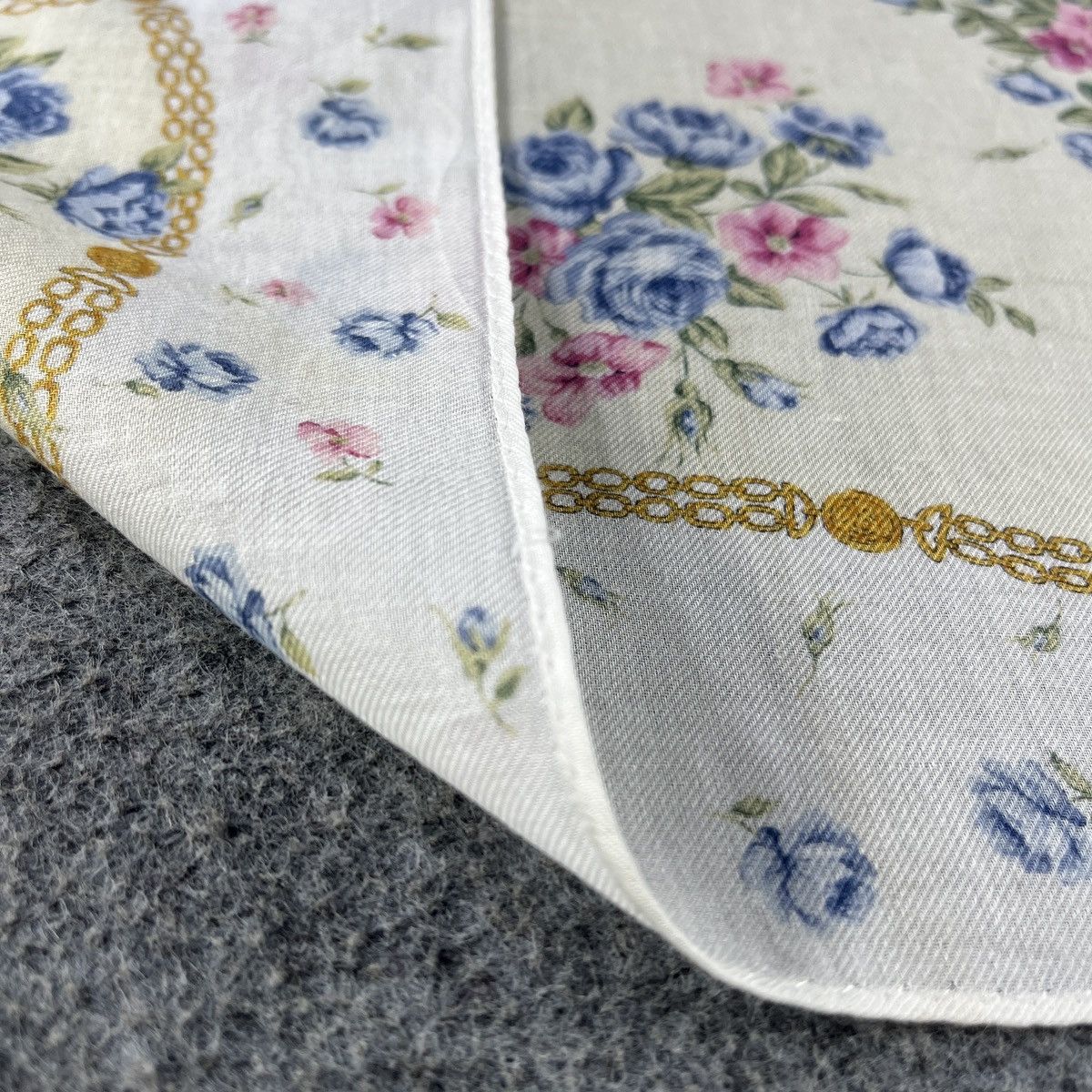 Burberry × Vintage Burberry Handkerchief / Bandana / Neckerchief B097 Size ONE SIZE - 11 Thumbnail