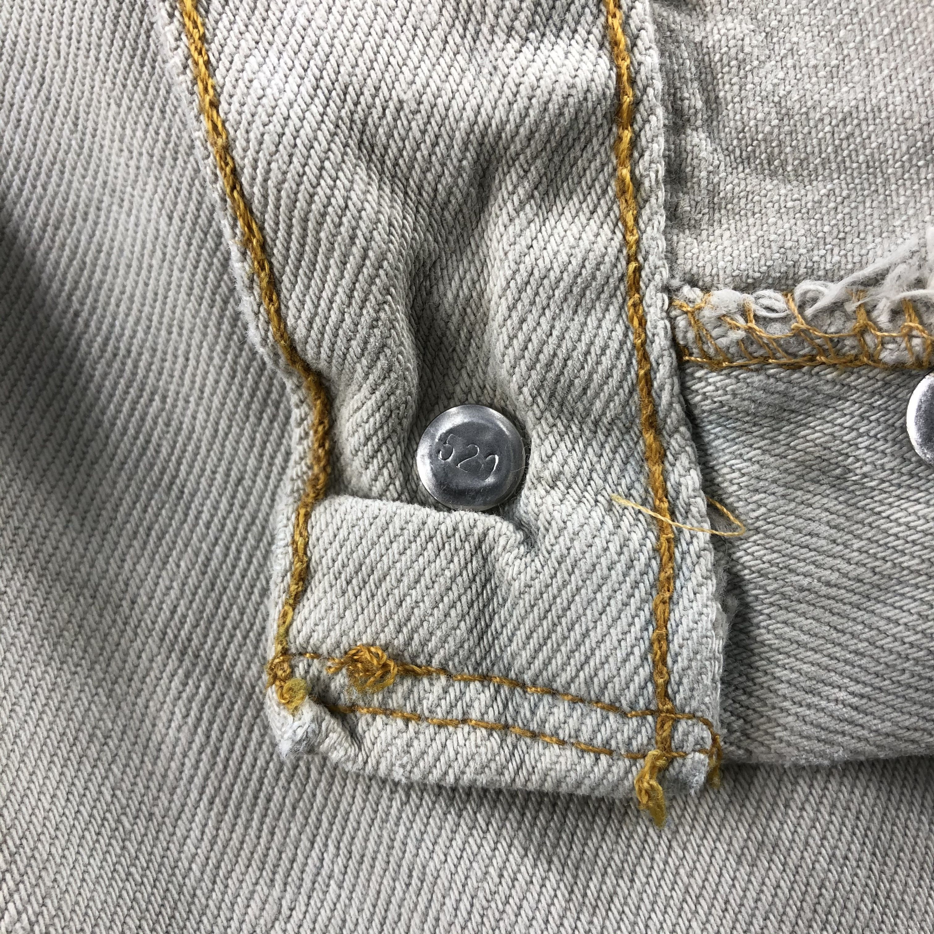 Levi's Vintage 90s Light Wash Levis 501 Jeans-JM2551 Size US 33 - 15 Thumbnail