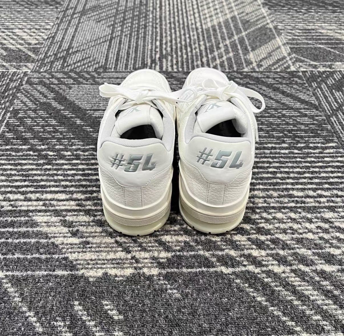 Louis Vuitton Louis Vuitton Trainer White Cement J42 Size US 7.5 / EU 40-41 - 3 Thumbnail