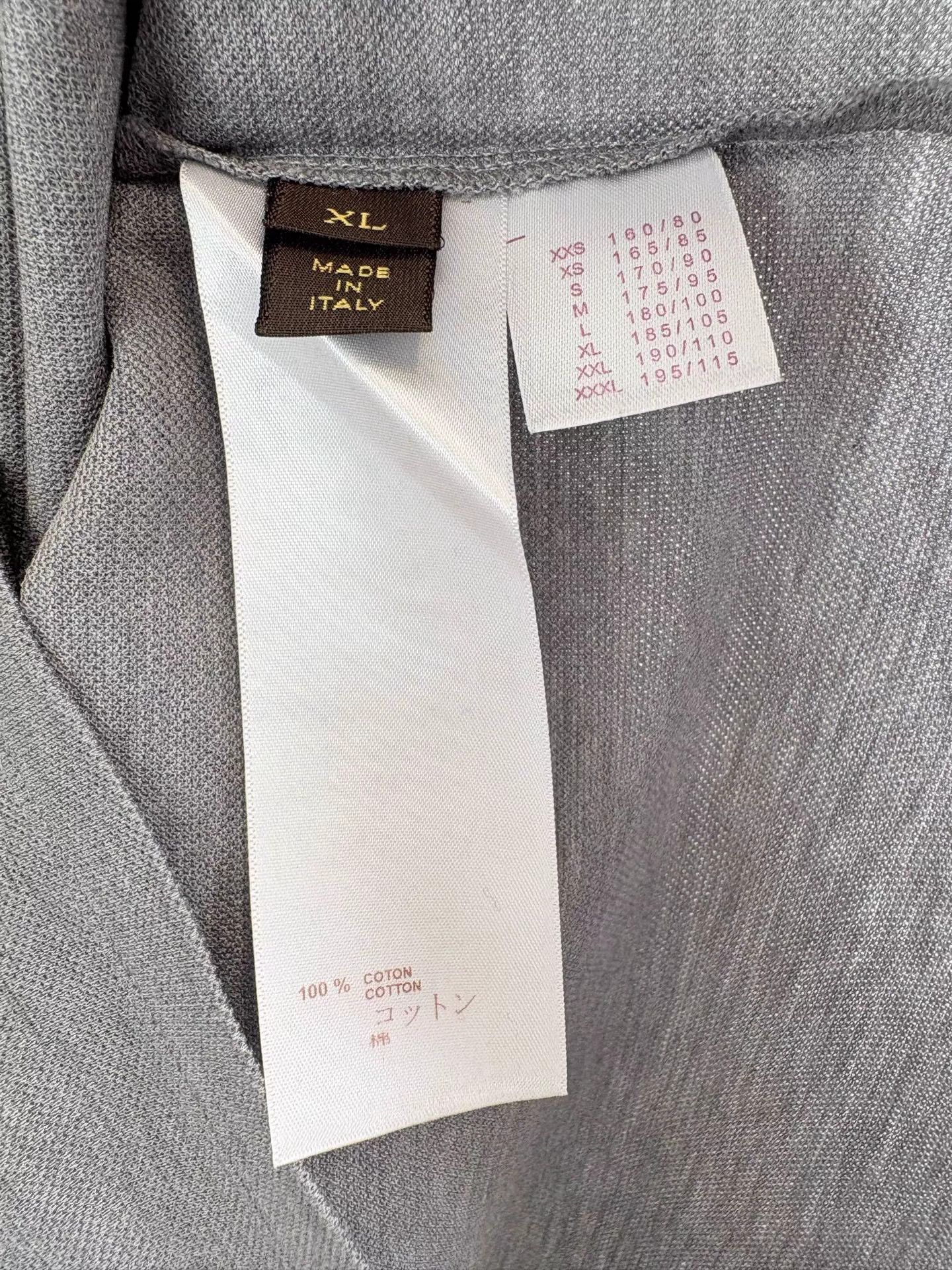 Louis Vuitton LOUIS VUITTON Grey Long-Sleeve Polo with Embroidered Logo K1 Size US XL / EU 56 / 4 - 5 Thumbnail