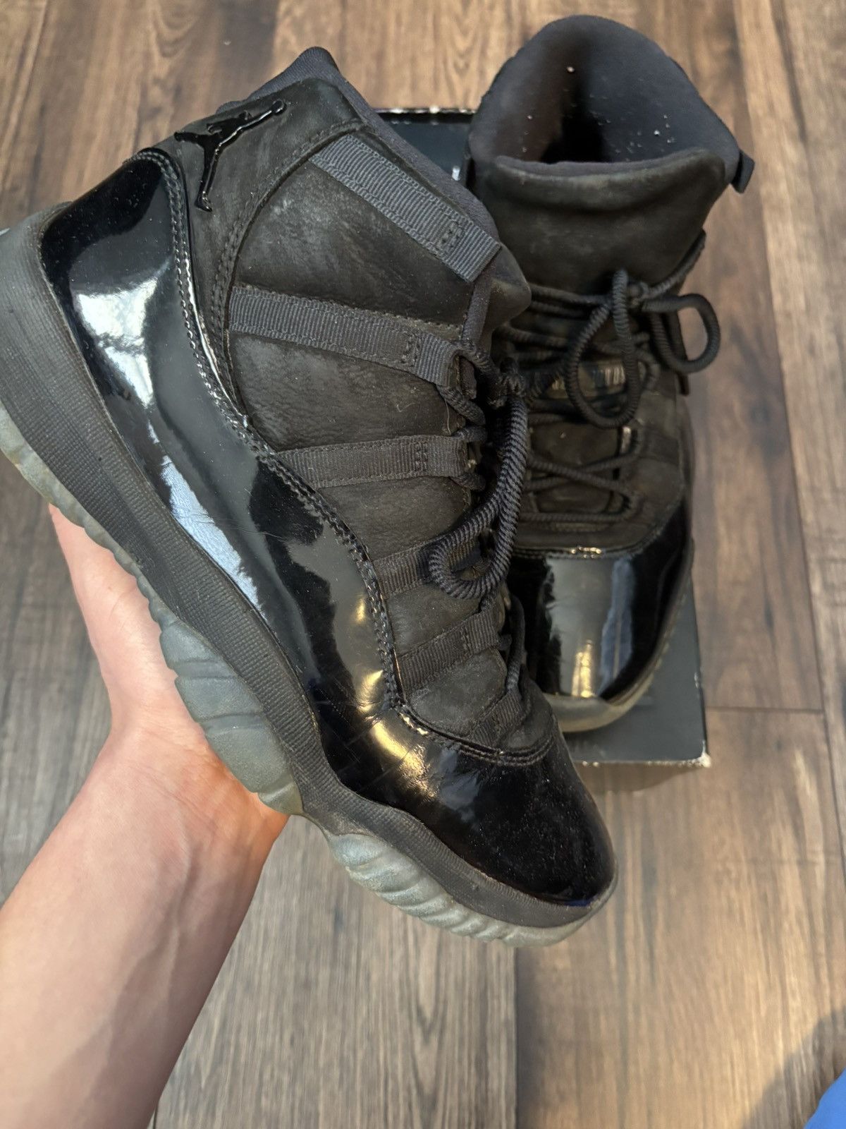 Jordan Brand × Nike Size 10 - Jordan 11 Cap and Gown Size US 10 / EU 43 - 4 Thumbnail