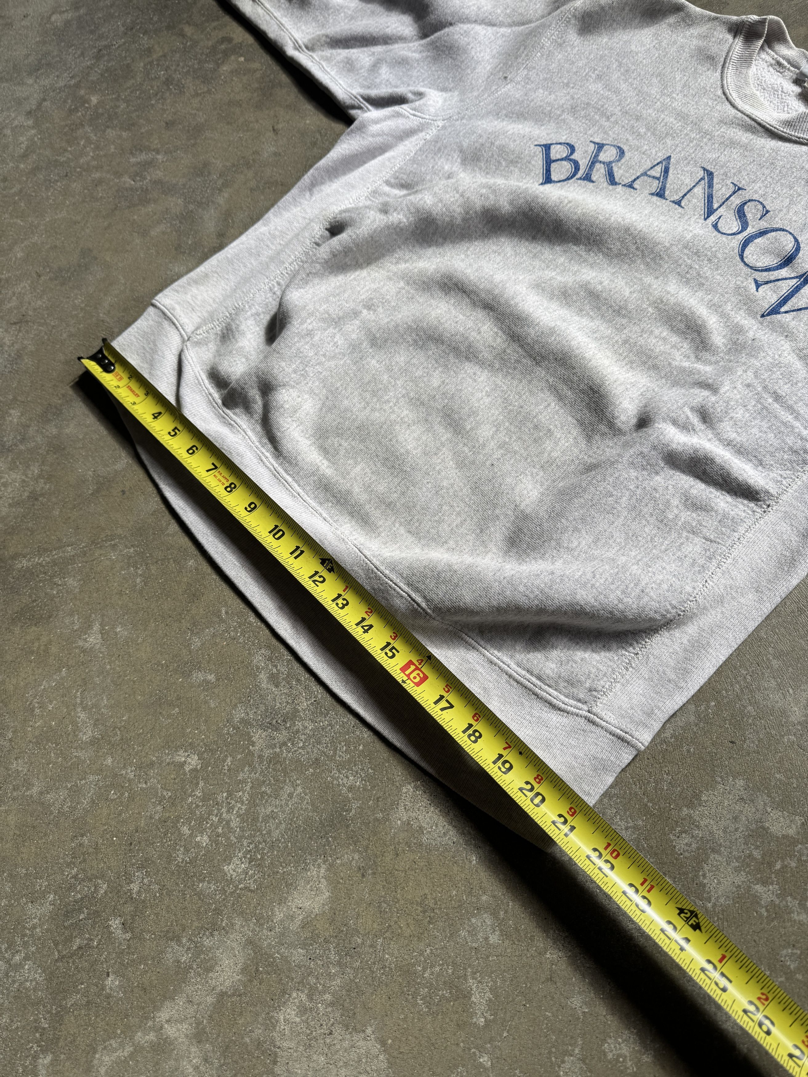 Vintage Made in USA Distressed Crewneck - "Branson" Size US L / EU 52-54 / 3 - 7 Thumbnail