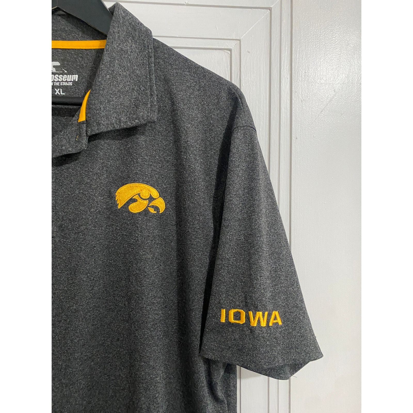 Colosseum Athletics Iowa Hawkeyes Gray Golf Polo Shirt Size XL Size US XL / EU 56 / 4 - 2 Thumbnail