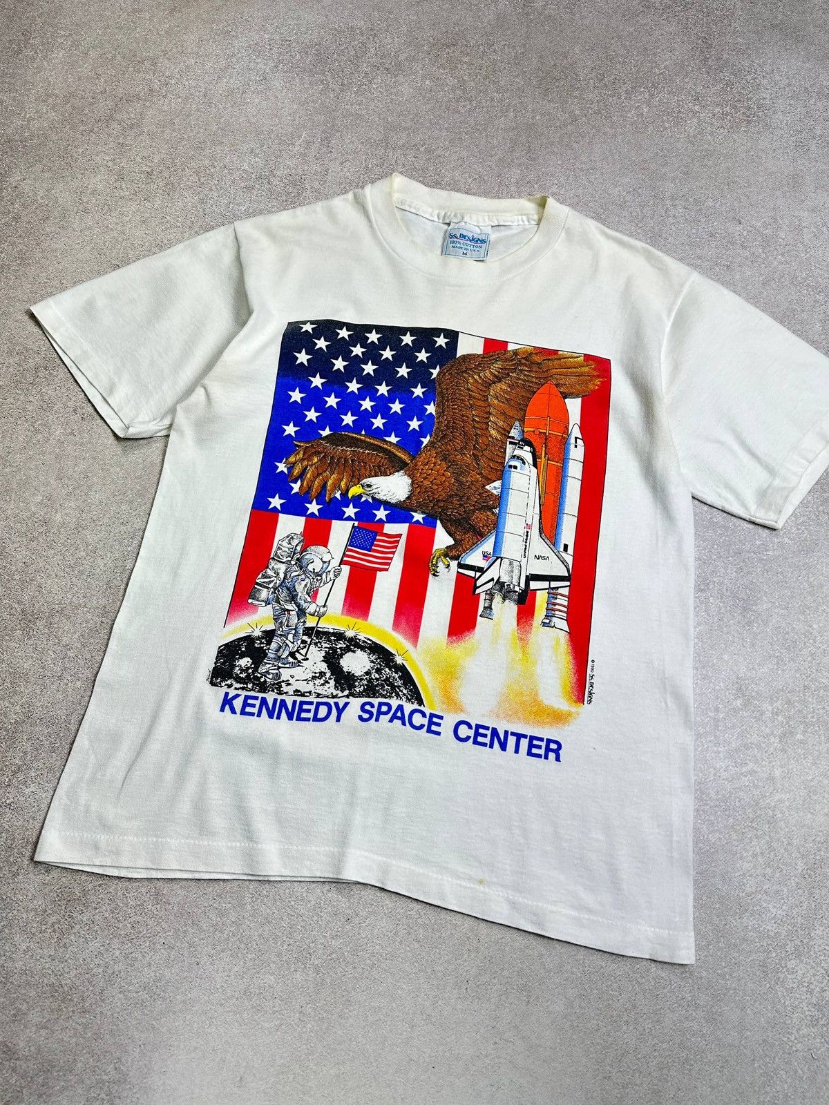 Vintage Vintage 90s Kennedy Space Center Made In USA Y2K T-shirt M Size US M / EU 48-50 / 2 - 2 Thumbnail