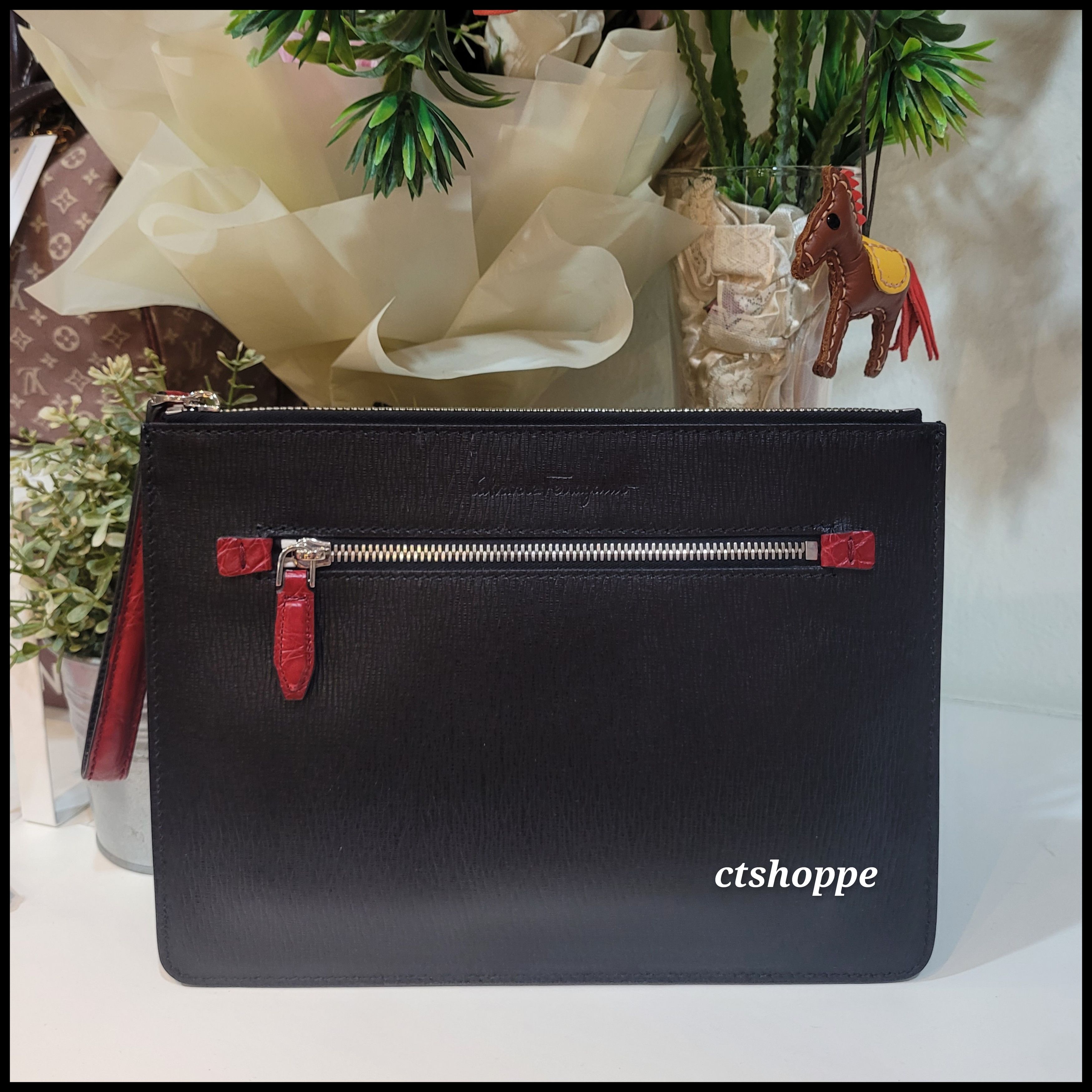 Salvatore Ferragamo Salvatore Ferragamo Revival 3.0 Leather Clutch Size ONE SIZE - 1 Thumbnail
