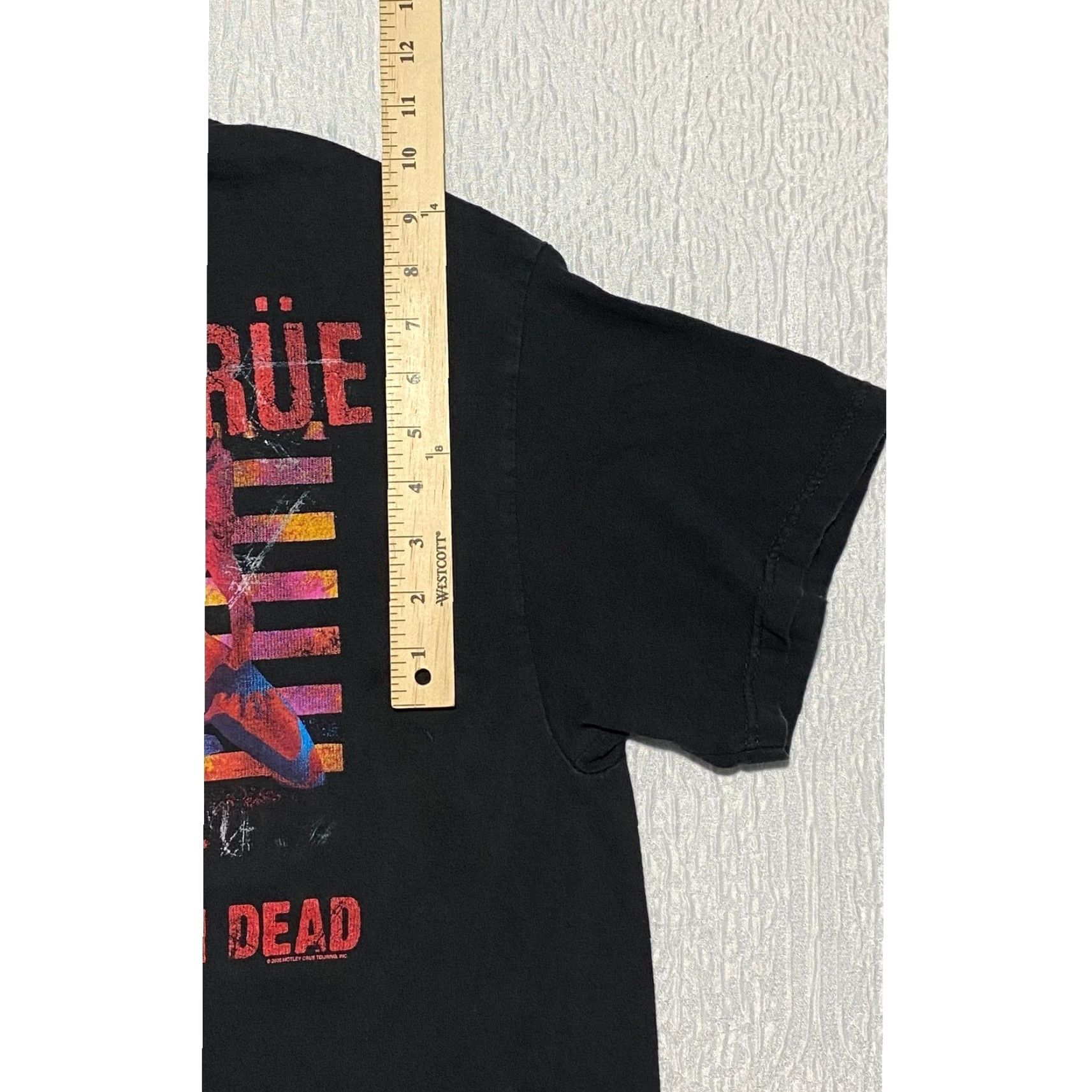Vintage VINTAGE Motley Crue Red White Tour Band Graphic T Shirt Men's L Black Cotton Crew Neck Short Sleeve Winterland Brand Size US L / EU 52-54 / 3 - 3 Thumbnail