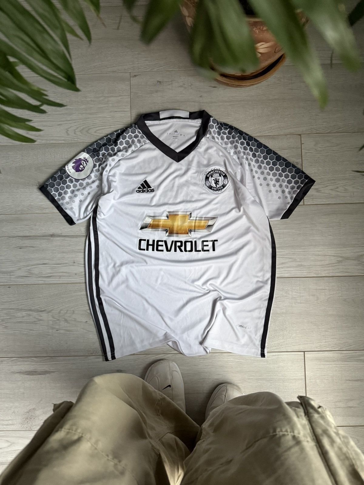 Adidas Vintage Soccer Jersey Manchester United Ibragimovic shirt Size US S / EU 44-46 / 1 - 3 Thumbnail