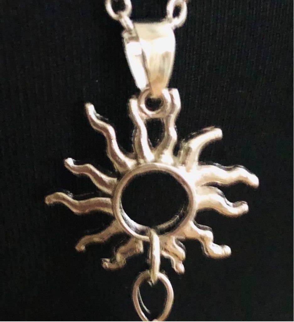 Vintage Genuine Howlite Sun Pendant Necklace Silver Memory Aid Size ONE SIZE - 4 Thumbnail