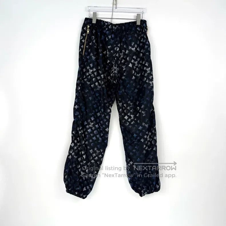 Louis Vuitton Louis Vuitton Blue and black full logo nylon pants Size US 40 / EU 56 - 4 Thumbnail