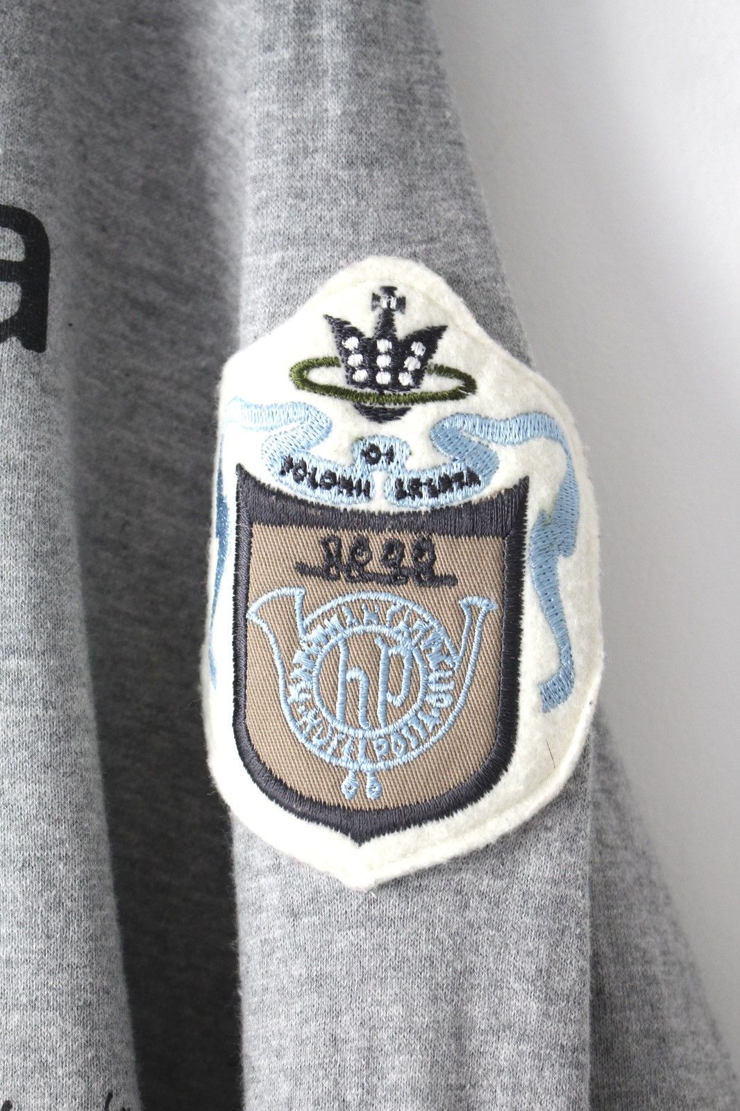 45rpm 2000S 45RPM STUDIO “HOTEL POSTA” CREST GRAPHIC SWEATSHIRT Size US L / EU 52-54 / 3 - 4 Thumbnail