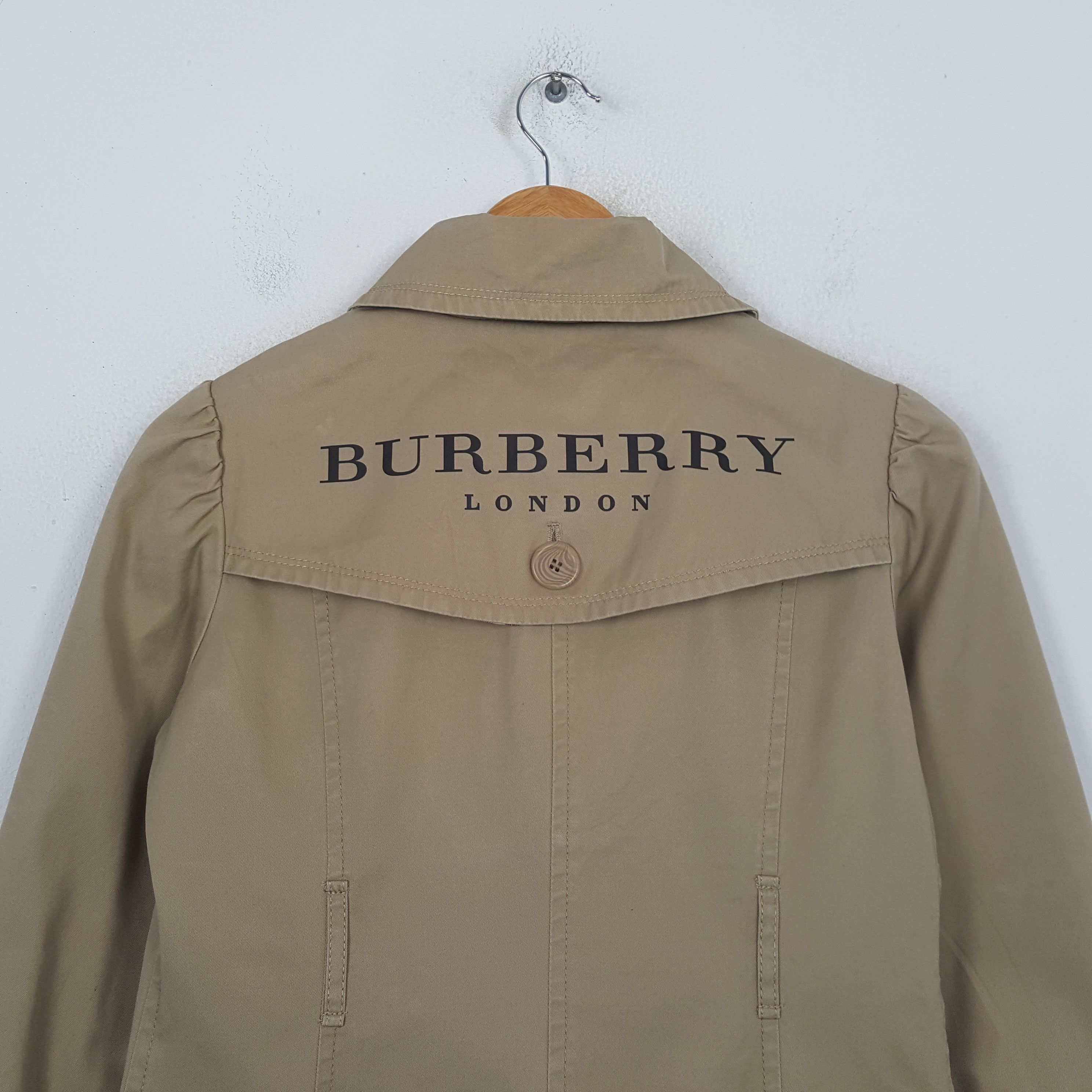 Burberry Vintage Burberry London Fashion Brand Jacket C302N13 Size XS / US 0-2 / IT 36-38 - 2 Thumbnail