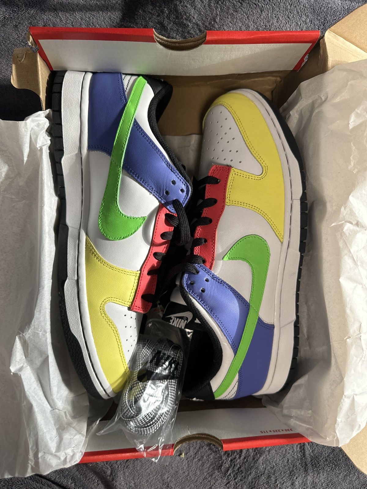 Nike Nike Dunk Low - Green Strike - M10.5 / W12 Size US 10.5 / EU 43-44 - 4 Thumbnail