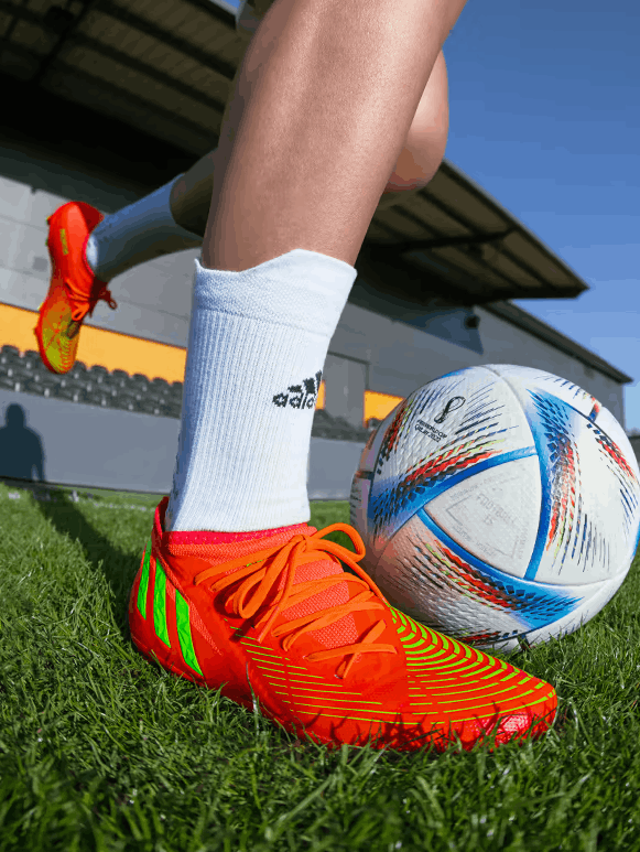 Adidas Adidas Predator Edge.3 MG Junior Football Cleats Boots Sport Size US 5 / EU 37 - 2 Thumbnail