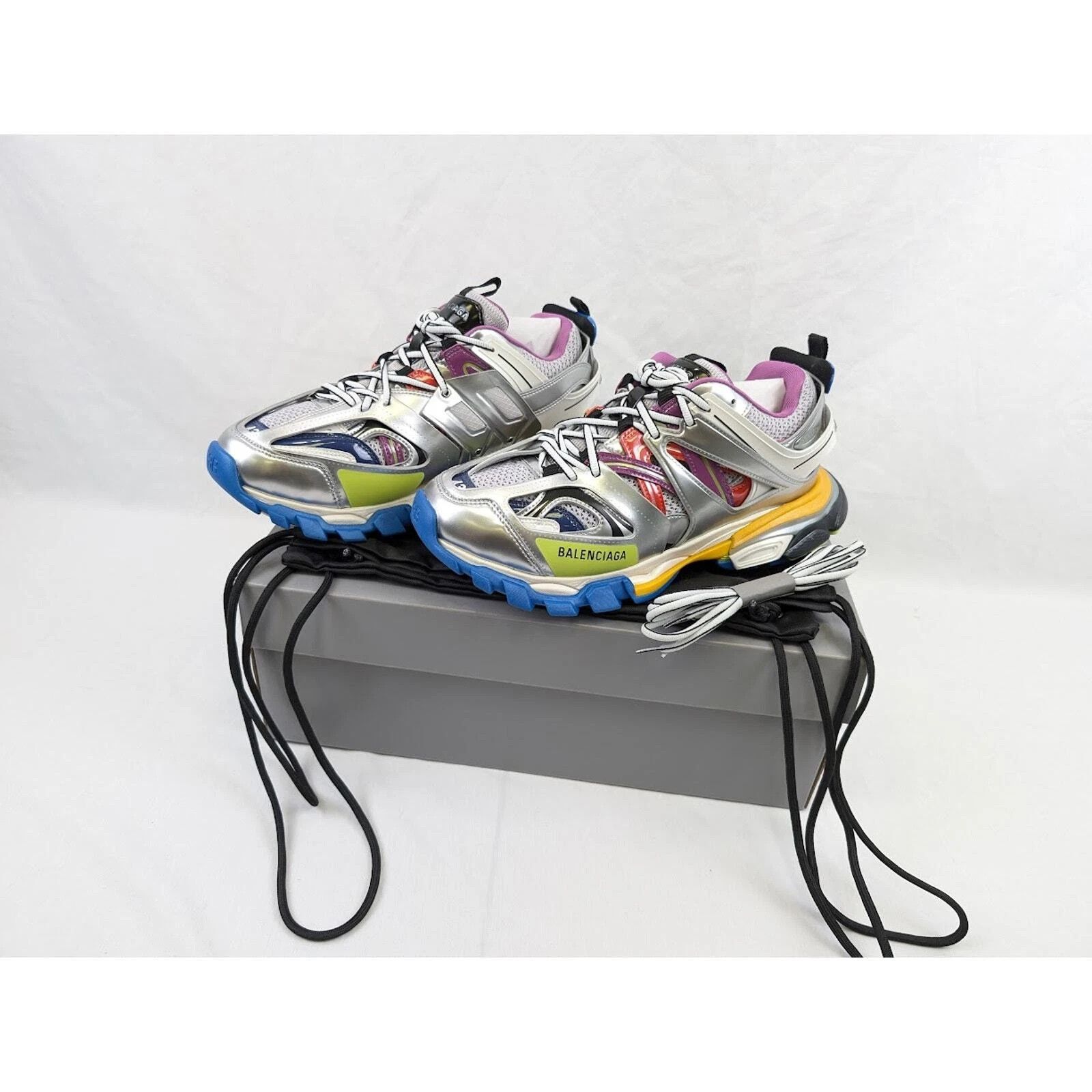 Balenciaga o1rshd1 Track Sneakers in Multicolor Size US 9 / EU 42 - 19 Thumbnail