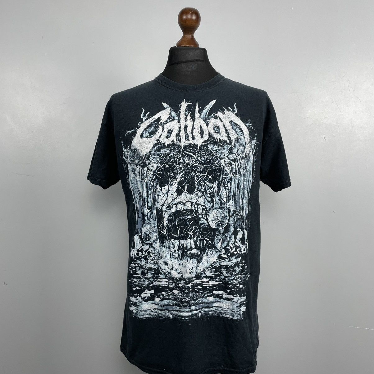 Vintage Vintage Rare Galiban skulls T-shirt y2k Size US L / EU 52-54 / 3 - 1 Thumbnail