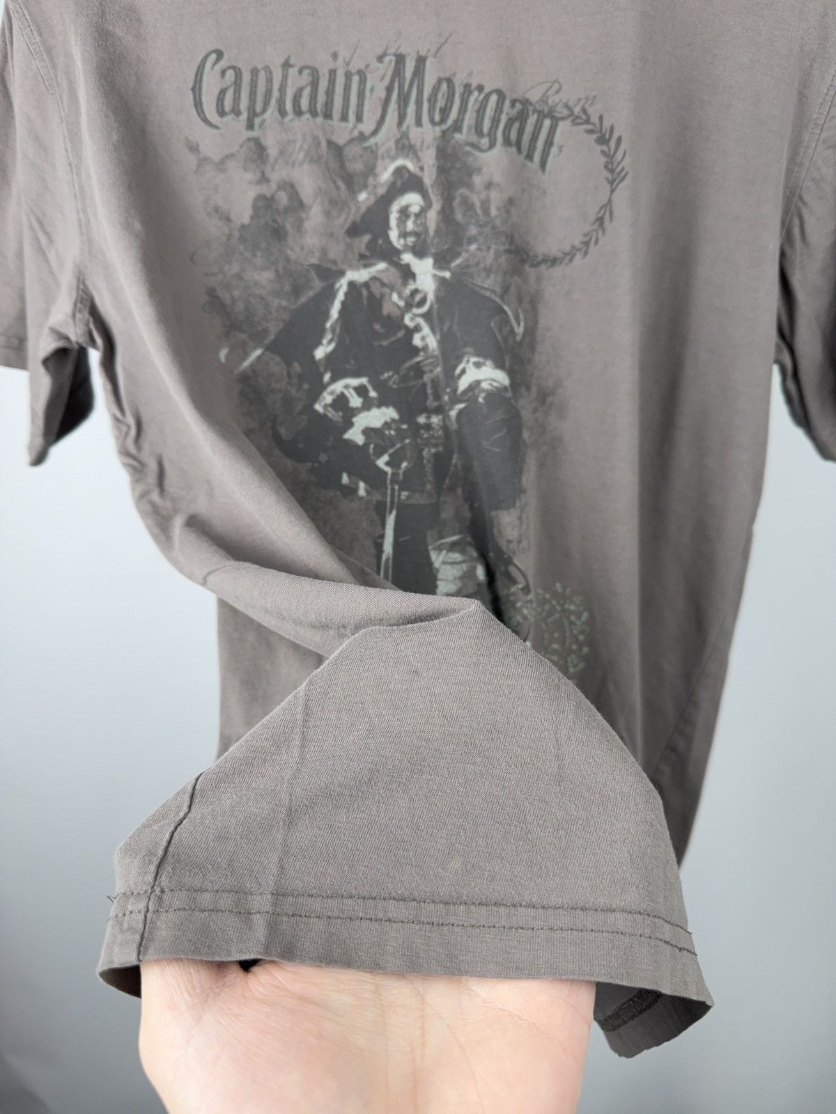 Vintage Vintage 2011 Captain Morgan Promo 00s Graphic T-Shirt Size US M / EU 48-50 / 2 - 6 Thumbnail